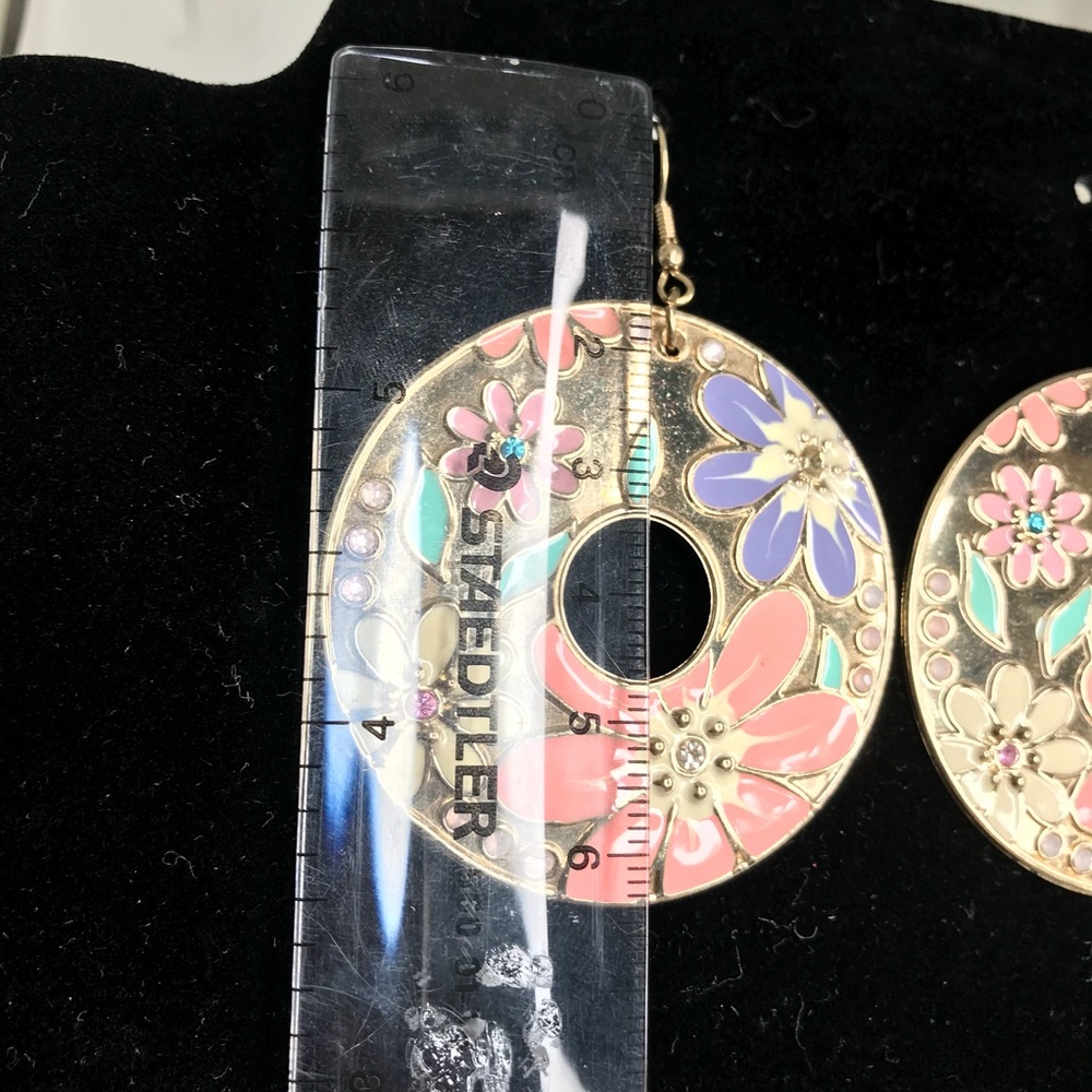 Large earrings - Picture 3 of 6